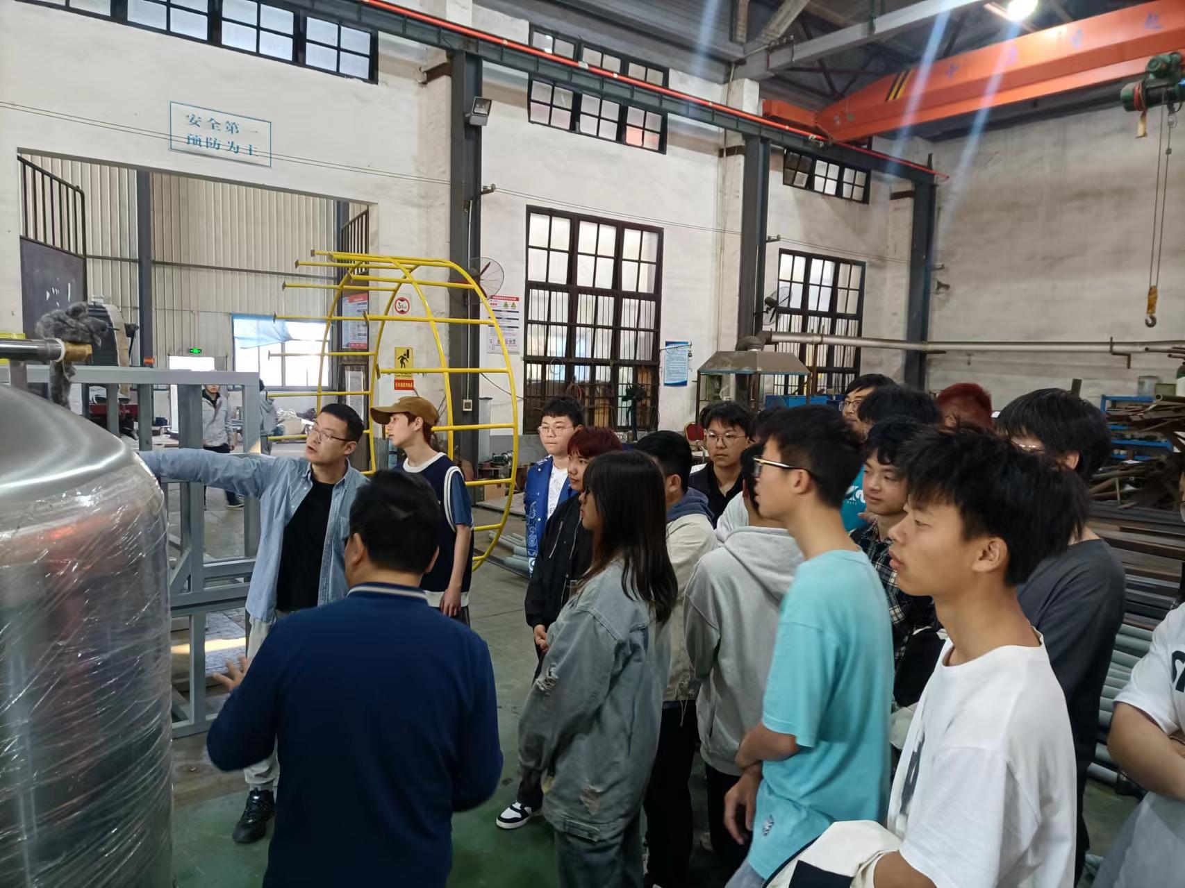 湖南工程学院近200名学生来乐鱼体育·LEYU(中国)官方网站
认知实习